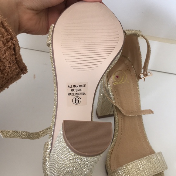 Golden glittery heals!! - Picture 3 of 7